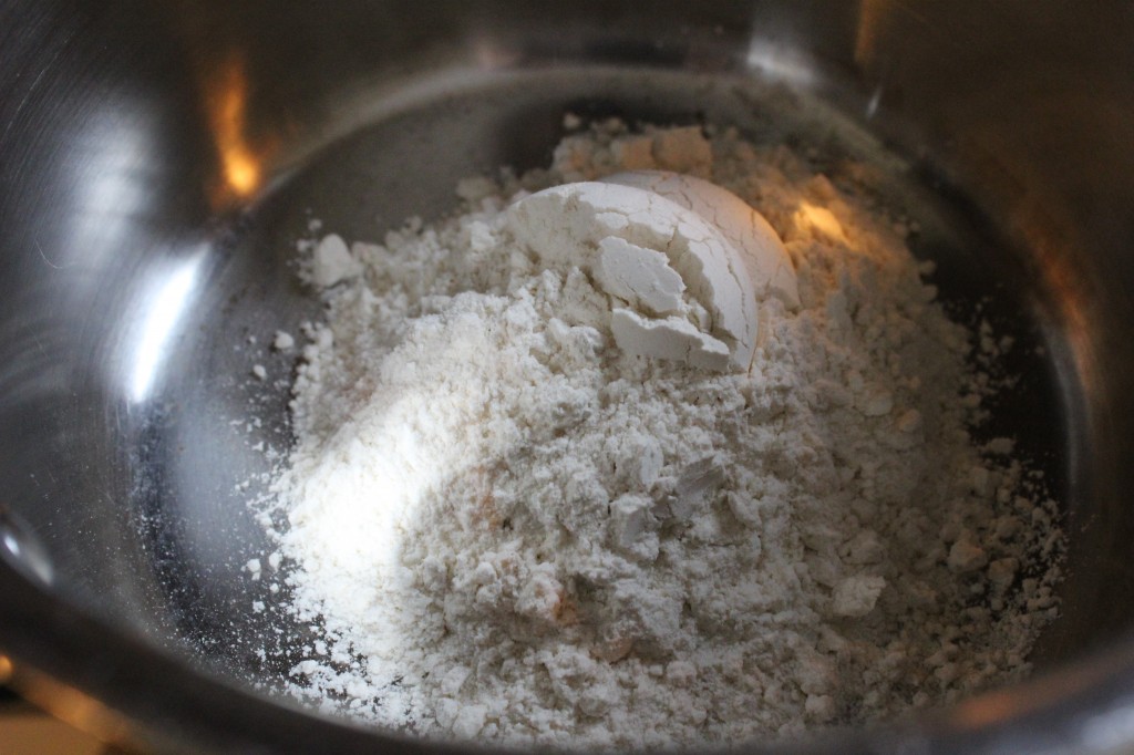 Flour in the pot for frosting