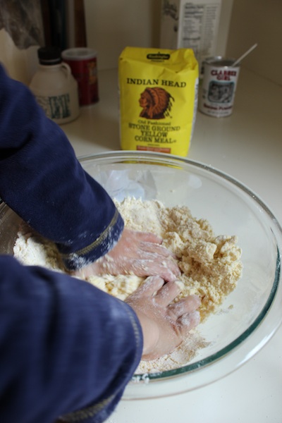 http://tastyoasis.net/wp-content/uploads/2014/11/Maple-Cornmeal-Drop-Biscuits-with-Little-Hands.jpg