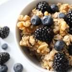 Oatmeal with Berries and Walnuts